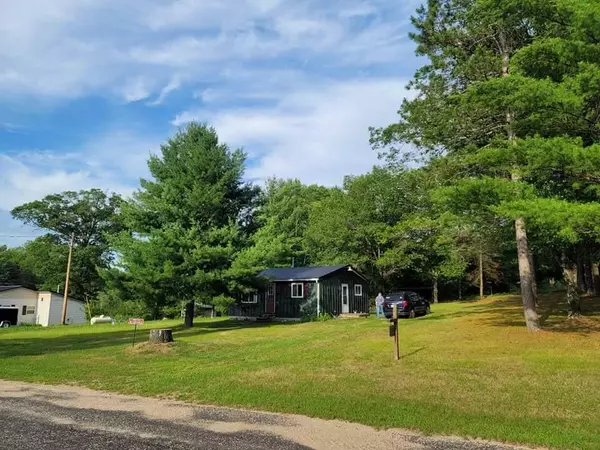 N12082 Holly Rd, Athelstane, WI 54104