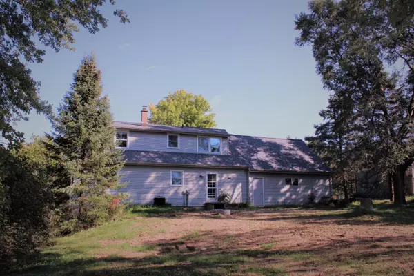 W1960 Rustic Dr, Auburn, WI 53010