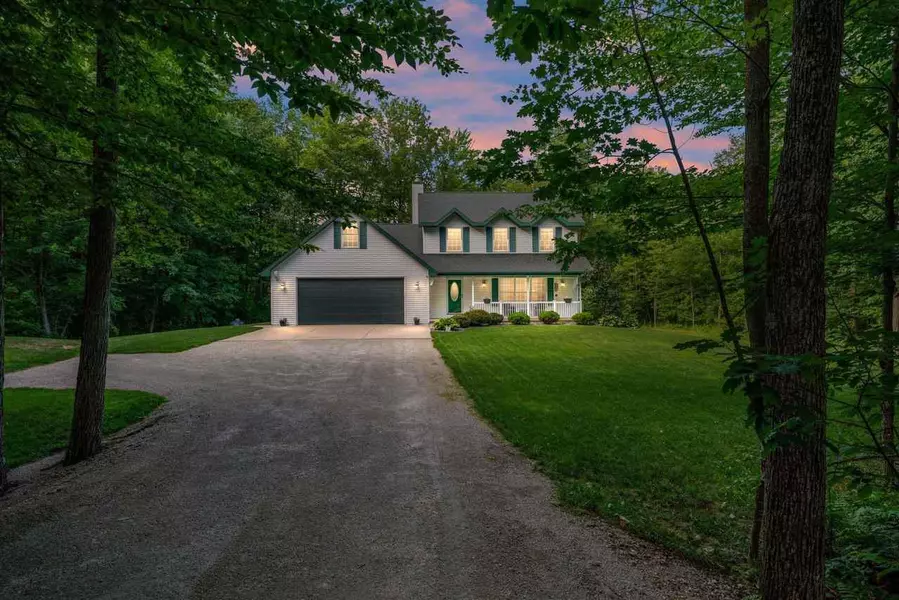 3072 Wilderness Trl, Abrams, WI 54101