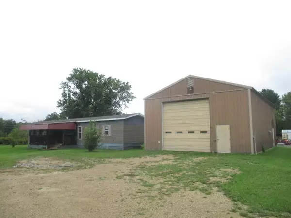 247 S State st, La Farge, WI 54639