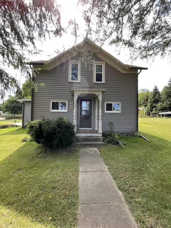 605 CEDAR ST, Hokah, MN 55941