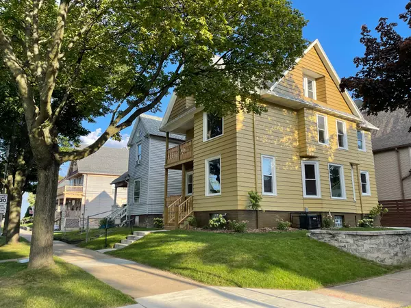 2927 W Saint Paul Ave, Milwaukee, WI 53208