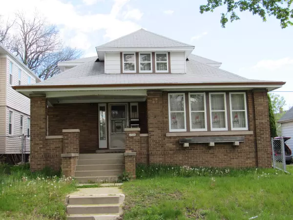 2506 S 16th St, Milwaukee, WI 53215