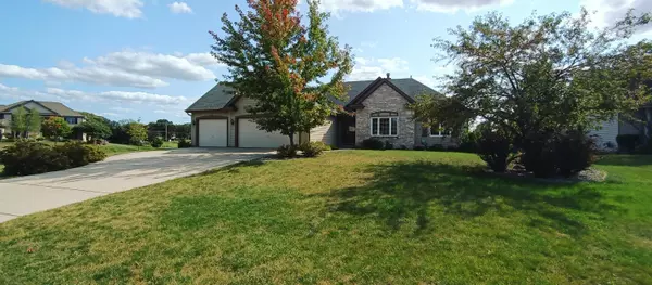 N106W17321 Wildflower Ln, Germantown, WI 53022