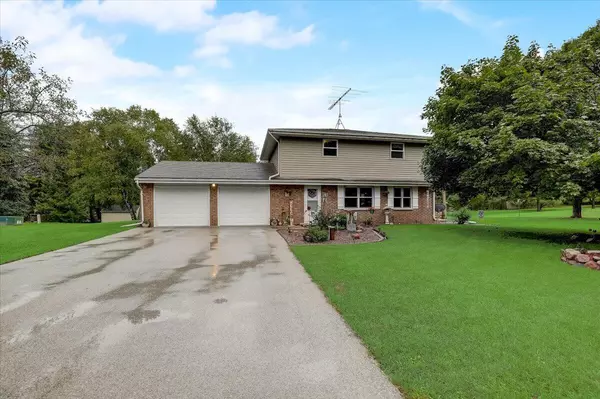 W1185 Lorries Ln, Auburn, WI 53010