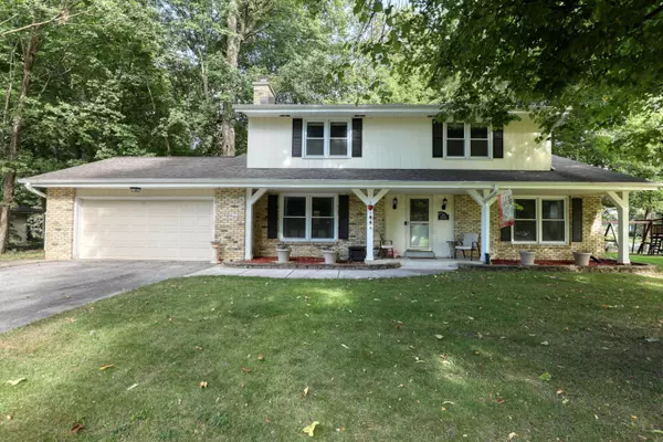 Pewaukee, WI 53186,N26W22126 Glenwood Ln