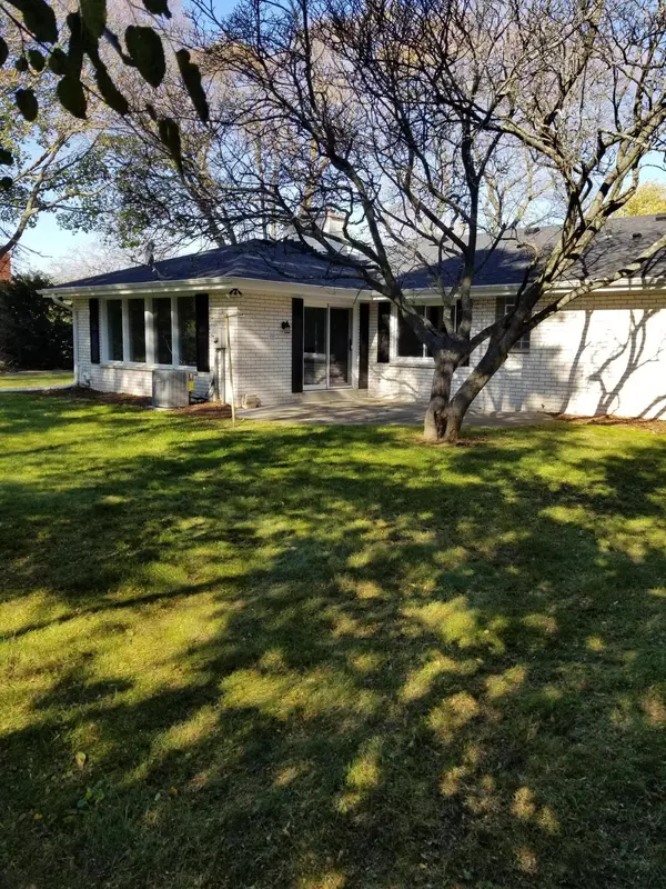 Wind Point, WI 53402,111 Old Pine Cir