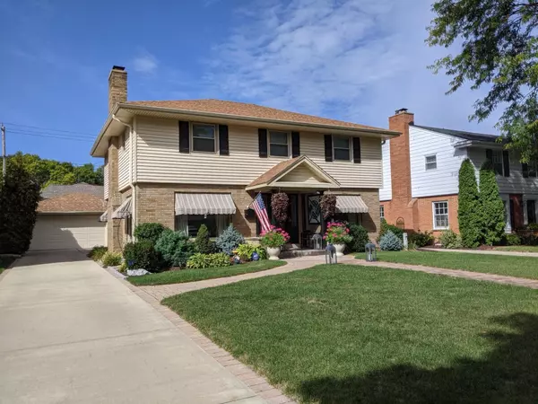 Wauwatosa, WI 53213,667 N 76th St