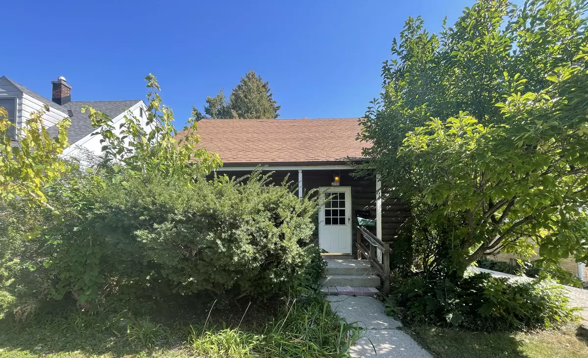 Milwaukee, WI 53210,2708 N 69th St