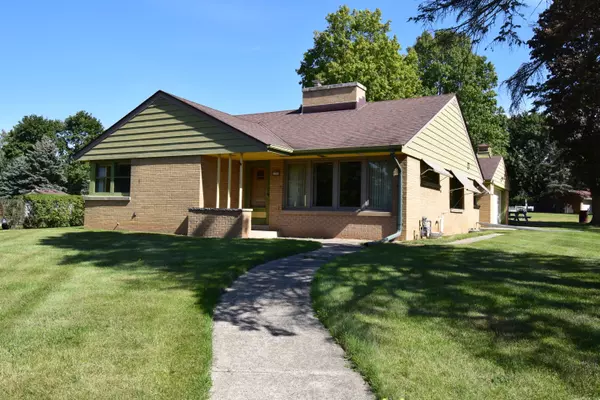 3280 Burlawn Pkwy,  Brookfield,  WI 53005