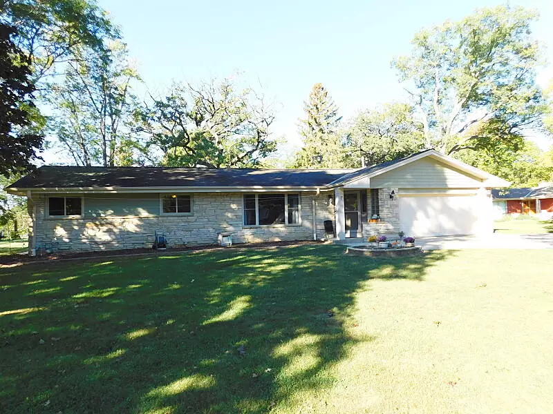 S67W12480 Jo Ct, Muskego, WI 53150