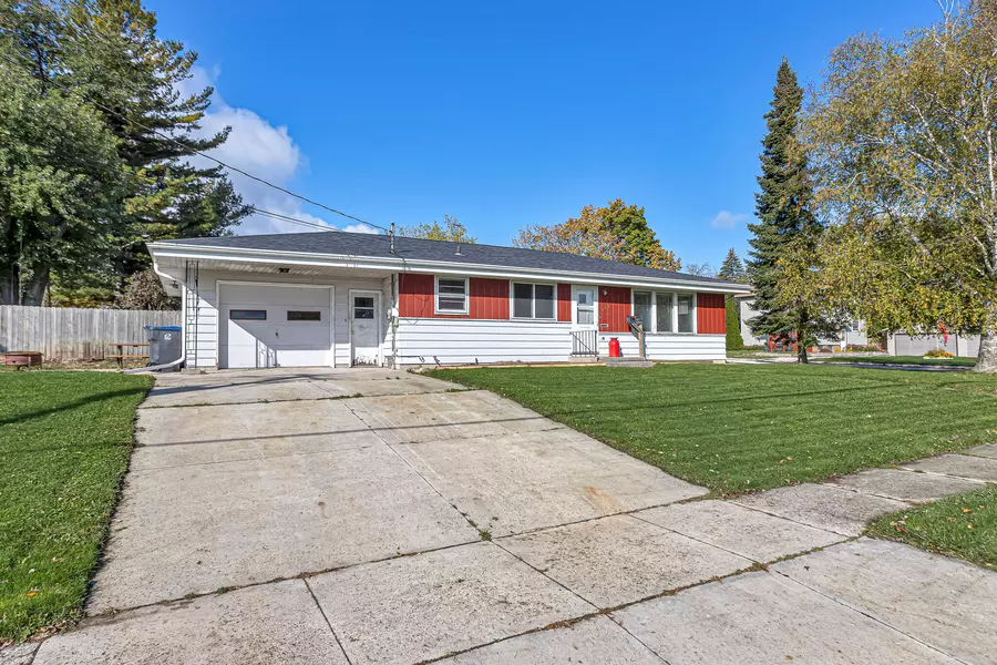 307 Michigan St, Sheboygan Falls, WI 53085