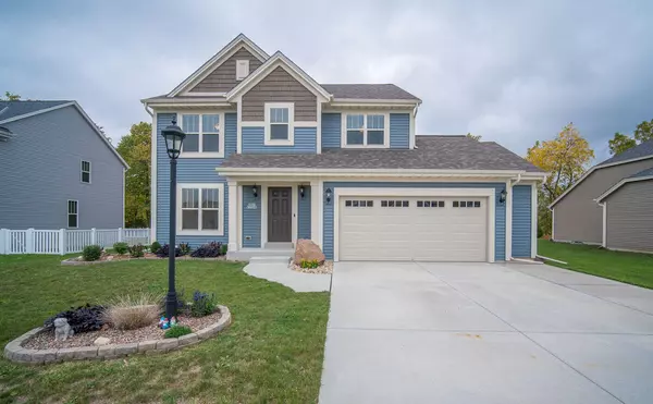 W207N17349 Parkview Dr, Jackson, WI 53037