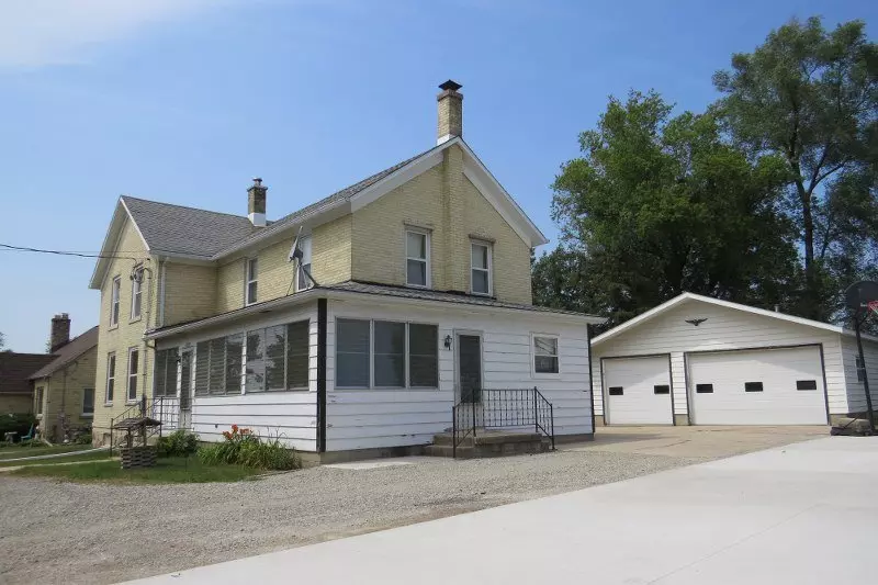 W1222 Marietta Ave, Ixonia, WI 53036