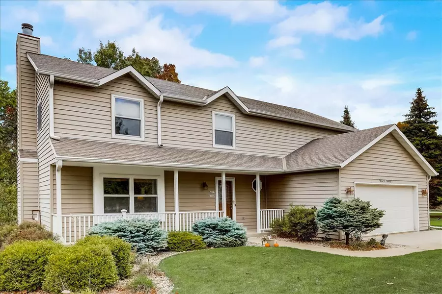 W327S8037 Memory Ln, Mukwonago, WI 53149