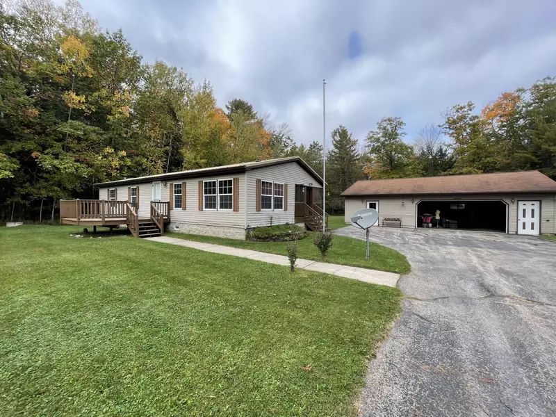 N2342 Kutz Rd, Peshtigo, WI 54157