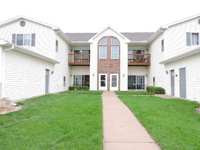 1604 Commonwealth Dr Unit 2, Fort Atkinson, WI 53538