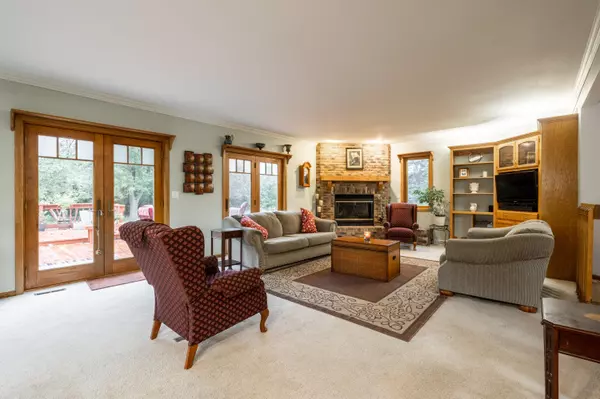 Mequon, WI 53097,9914 N Concord Dr