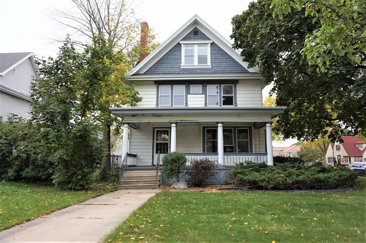 West Allis, WI 53214,1464 S 76th St