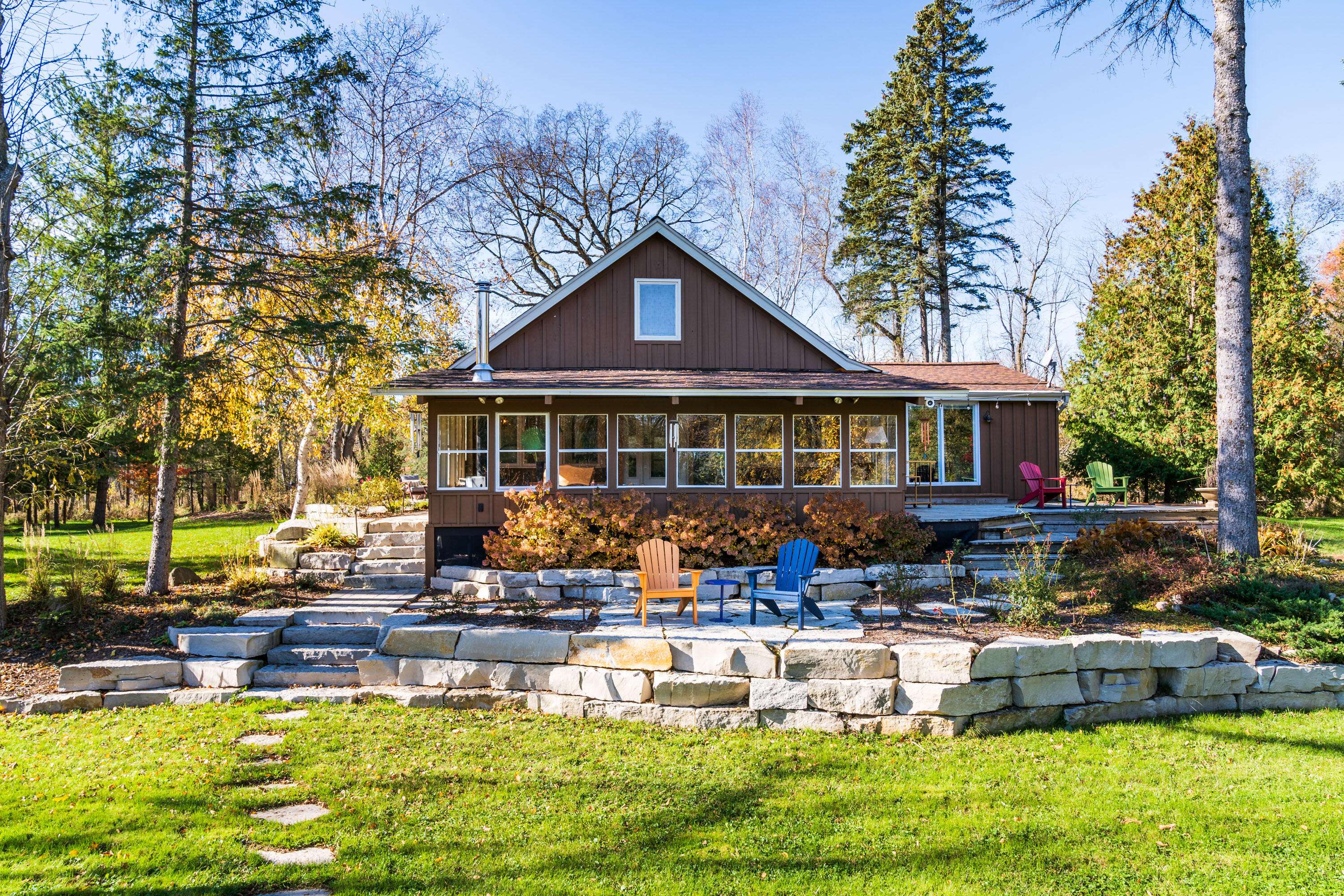 2176 Edgewater Dr, Grafton, WI 53024