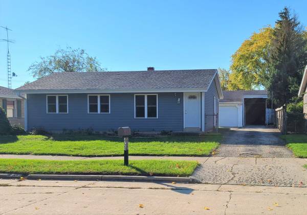 2725 84th St, Kenosha, WI 53143