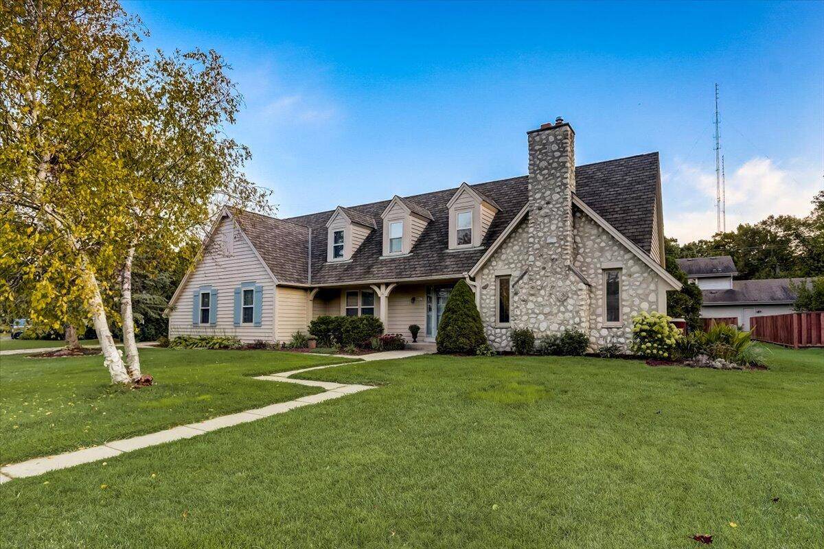 4275 S Victoria Cir, New Berlin, WI 53151