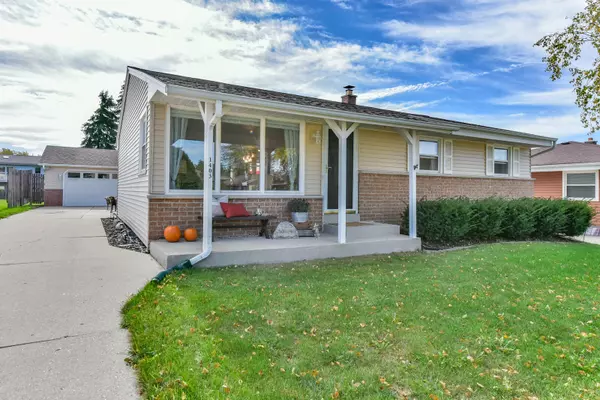 1403 Lakeview Ave, South Milwaukee, WI 53172