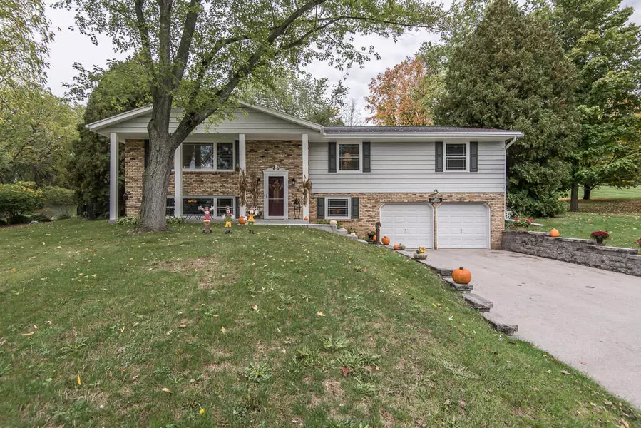 S29W30242 S Bethesda Cir, Genesee, WI 53188