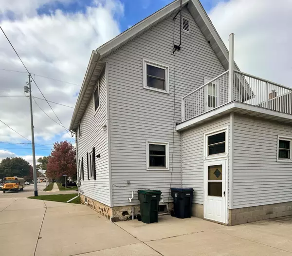 Kiel, WI 53042,828 7th St