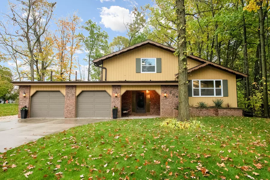 206 Westwood Ct, Sheboygan Falls, WI 53085