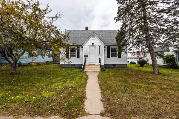 116 4th Ave S, Onalaska, WI 54650