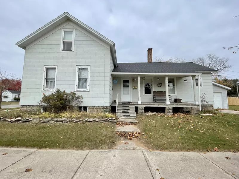 290 McGraw St, Peshtigo, WI 54157