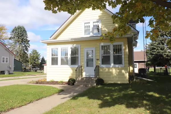 424 Grove St, Sullivan, WI 53178