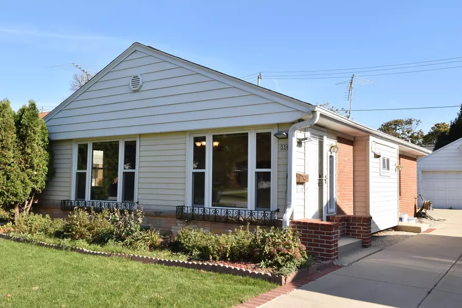 554 Robertson St, Wauwatosa, WI 53213