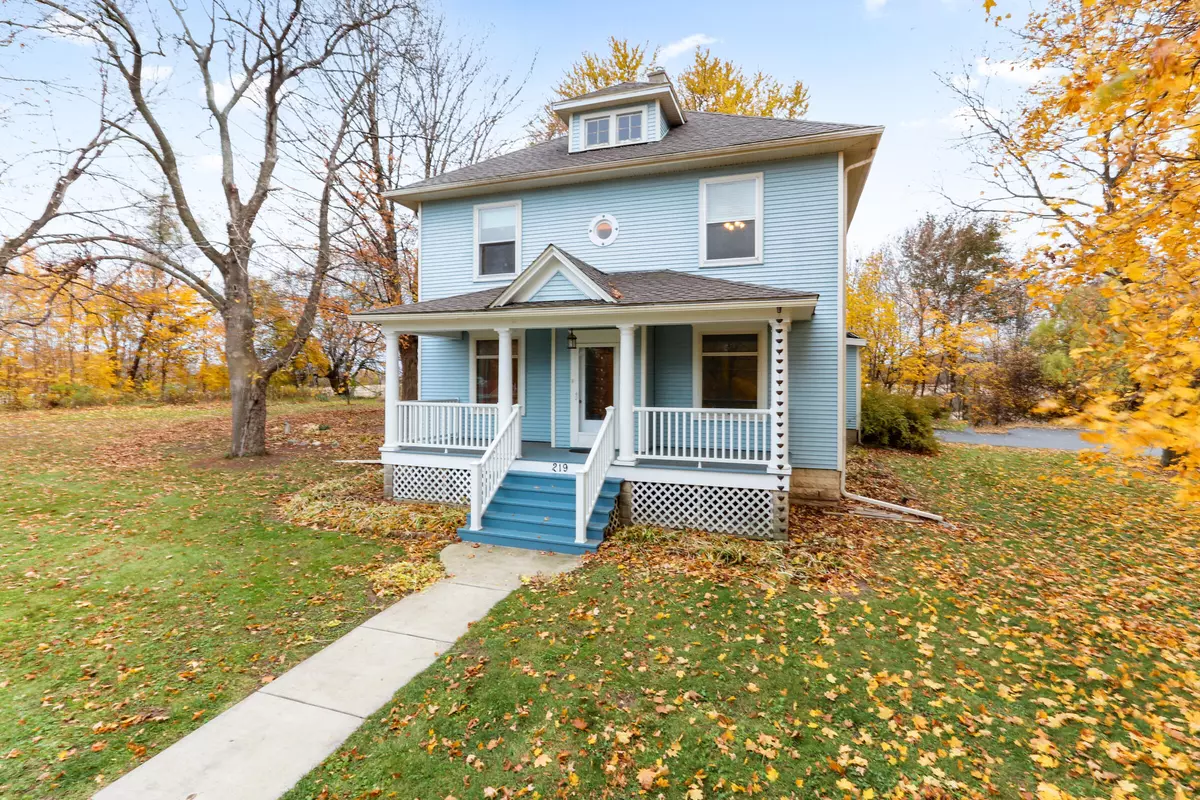 Genoa City, WI 53128,219 Walworth St