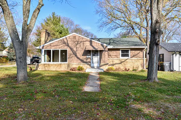 11334 W Parnell Ave, Hales Corners, WI 53130