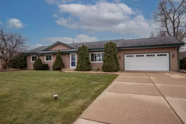 N67W26305 Crest Dr, Lisbon, WI 53089