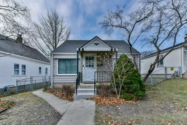 3663 S 15th Pl, Milwaukee, WI 53221