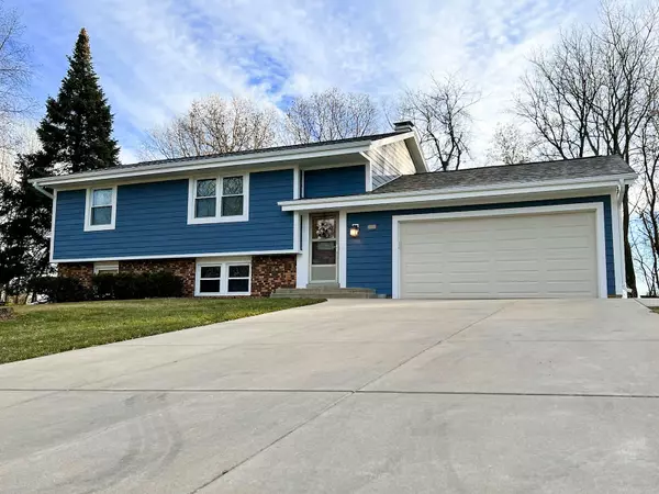 Hartland, WI 53029,875 Crescent Ln