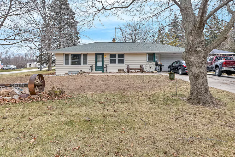 225 N Lawson St, Waldo, WI 53093