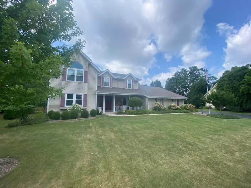 W169N10805 Redwood Ln, Germantown, WI 53022