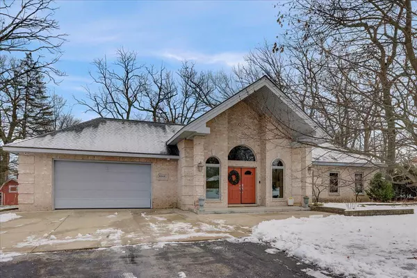 6068 S 116th St, Hales Corners, WI 53130