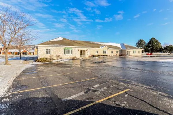 220 E Commerce Ct, Elkhorn, WI 53121