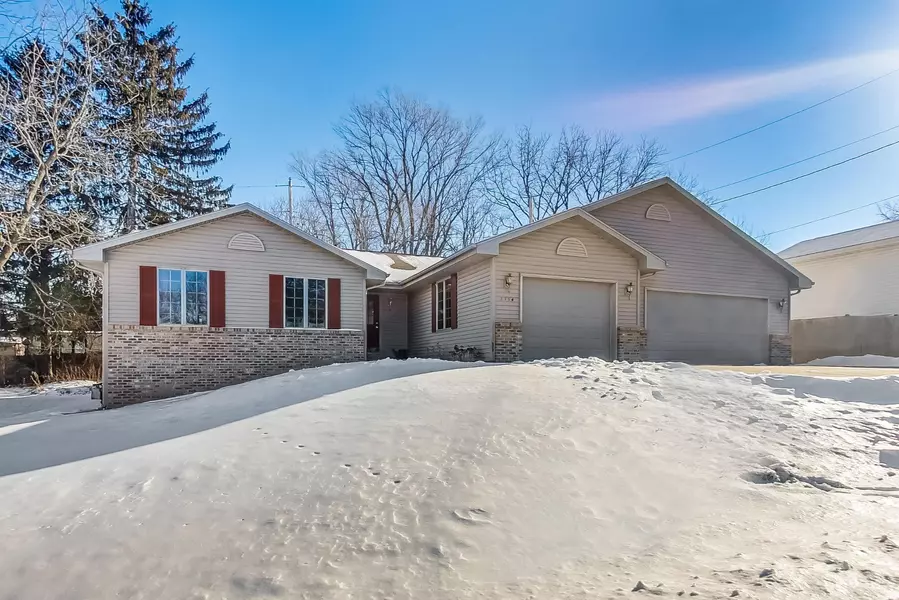 N3354 Narcissus Rd, Geneva, WI 53147