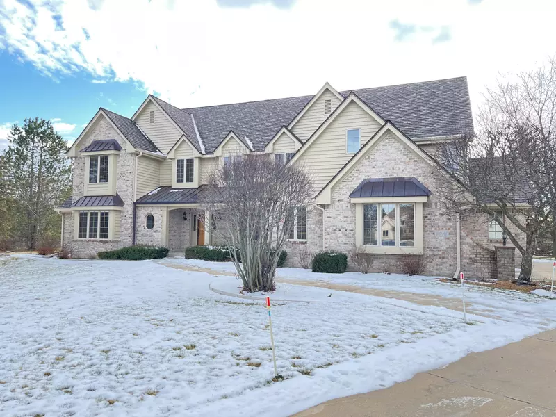 3915 W Mariana Ct, Mequon, WI 53092