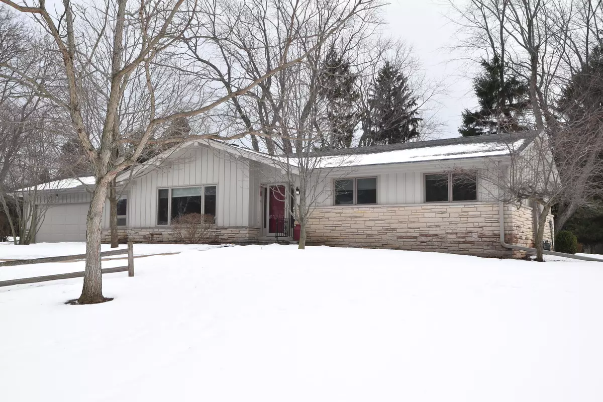 Wind Point, WI 53402,107 White Sand Ln