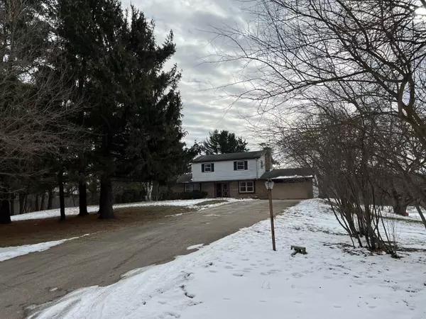 W7165 Territorial Rd, Sugar Creek, WI 53121