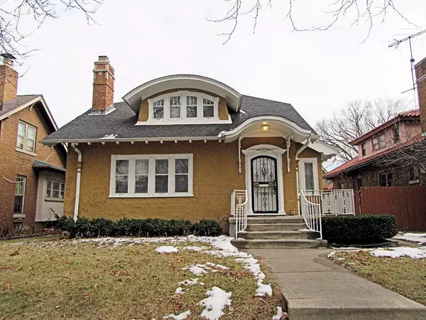 2462 N Grant Blvd, Milwaukee, WI 53210