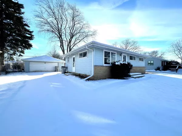 8731 W Bender Ave, Milwaukee, WI 53225