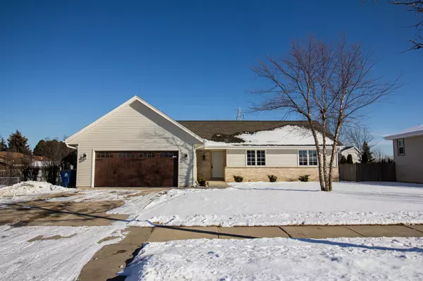 8320 S Shepard Ave, Oak Creek, WI 53154